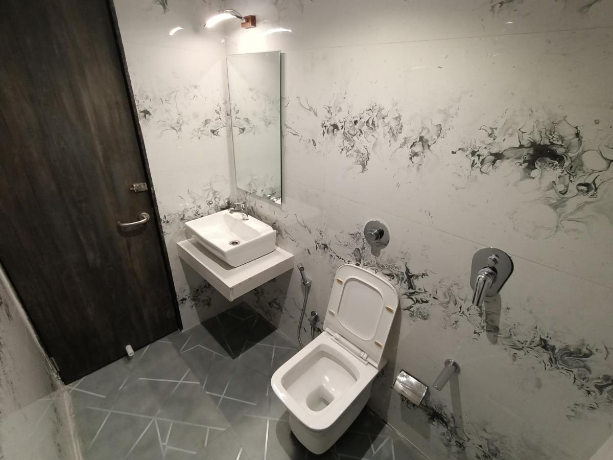 Hotel Classio Andheri - Near Dn Nagar Metro Station مومباي المظهر الخارجي الصورة